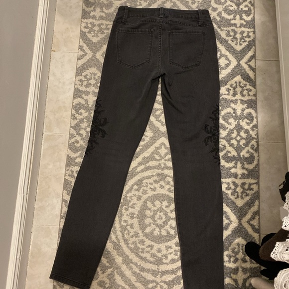 Rachel Roy Chantilly Skinny Denim Jeans - Picture 3 of 5